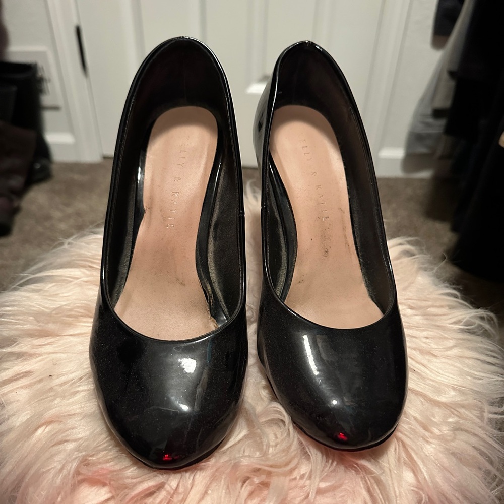 Kelly & Kate Isabella Black patent leather heels, size 7M. Smoke free home